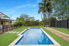 Sunnyside Up - Where Coastal Breezes Meet Country Charm, minutes from Berry and Seven Mile Beach Berry